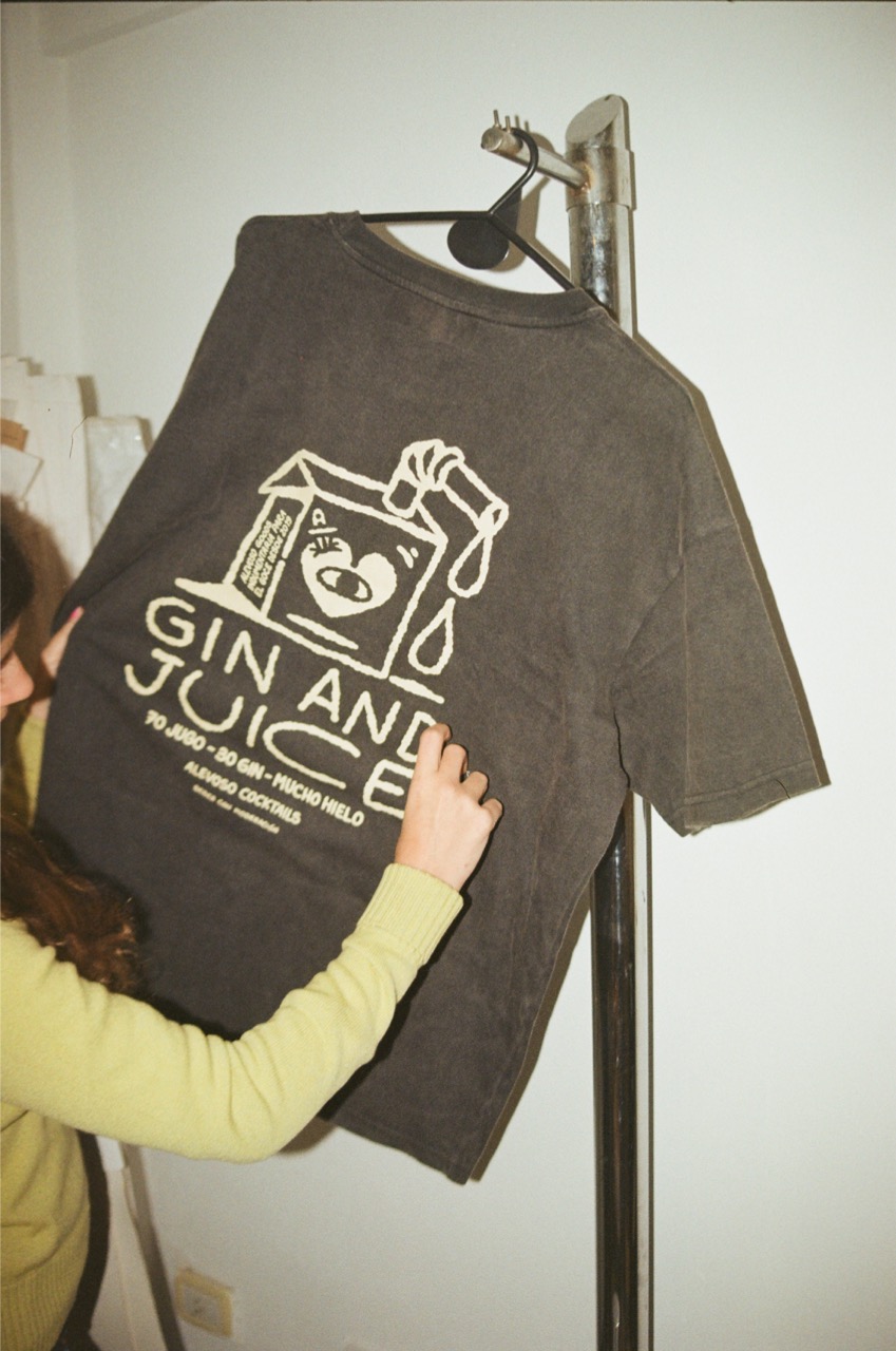 Indumentaria con logo